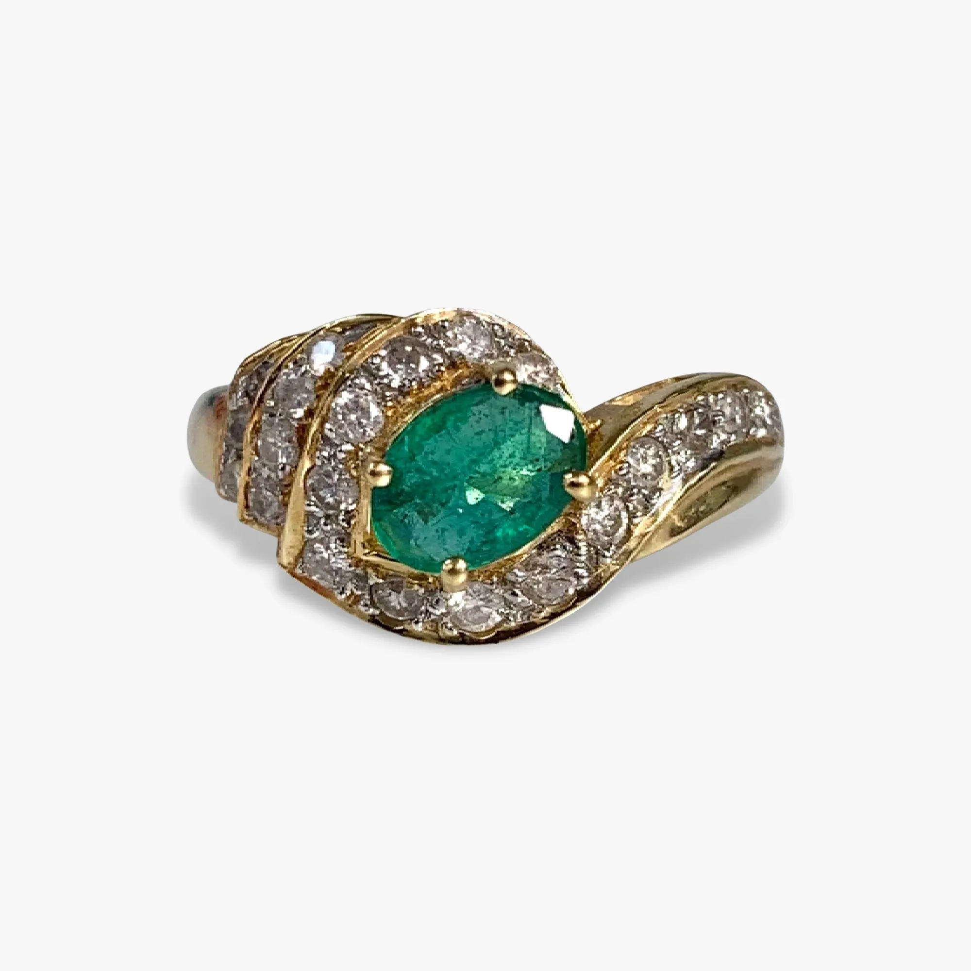 14k Yellow Gold Oval Emerald and Round Diamond Vintage Ring