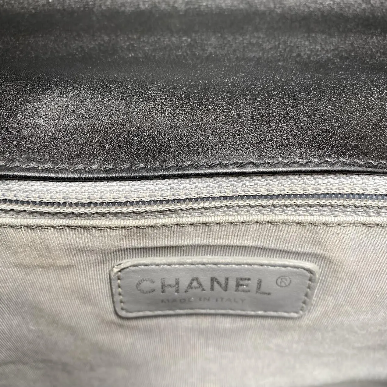 CHANEL Chevron Boy Bag Medium Black