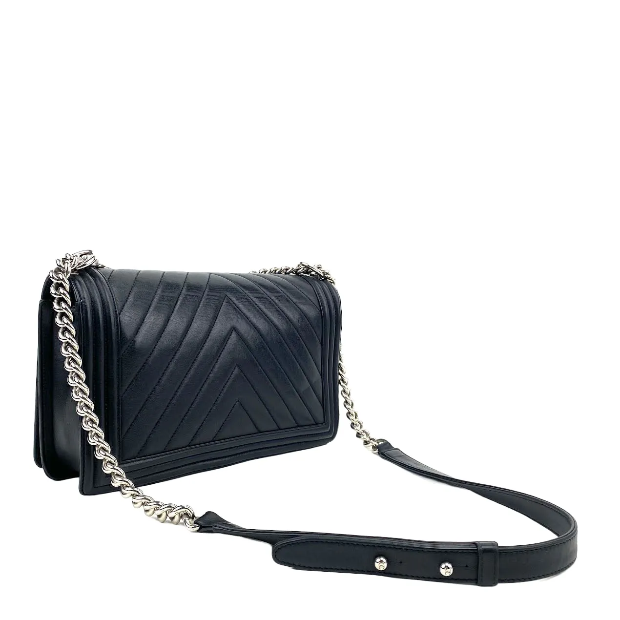 CHANEL Chevron Boy Bag Medium Black