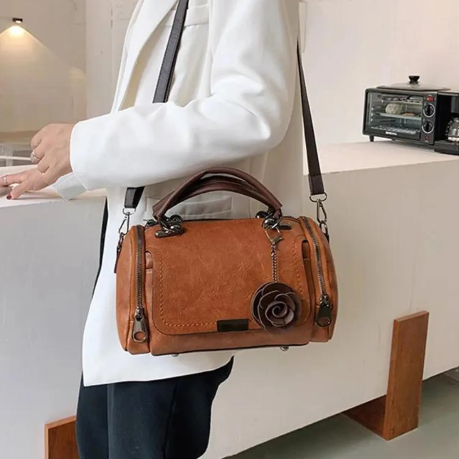 Chic Floral Elegance - Fashion Boston Handbag