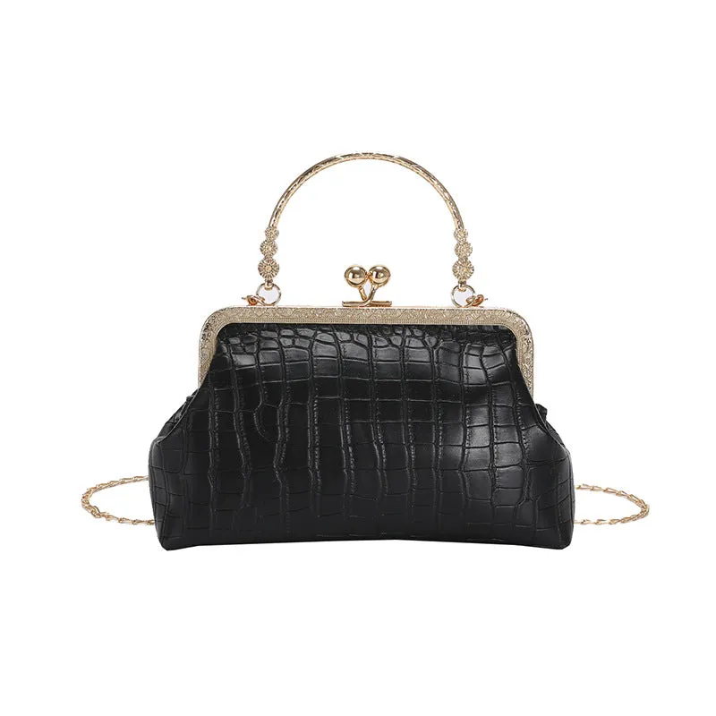 CL948 - Chain Shell Messenger Bag