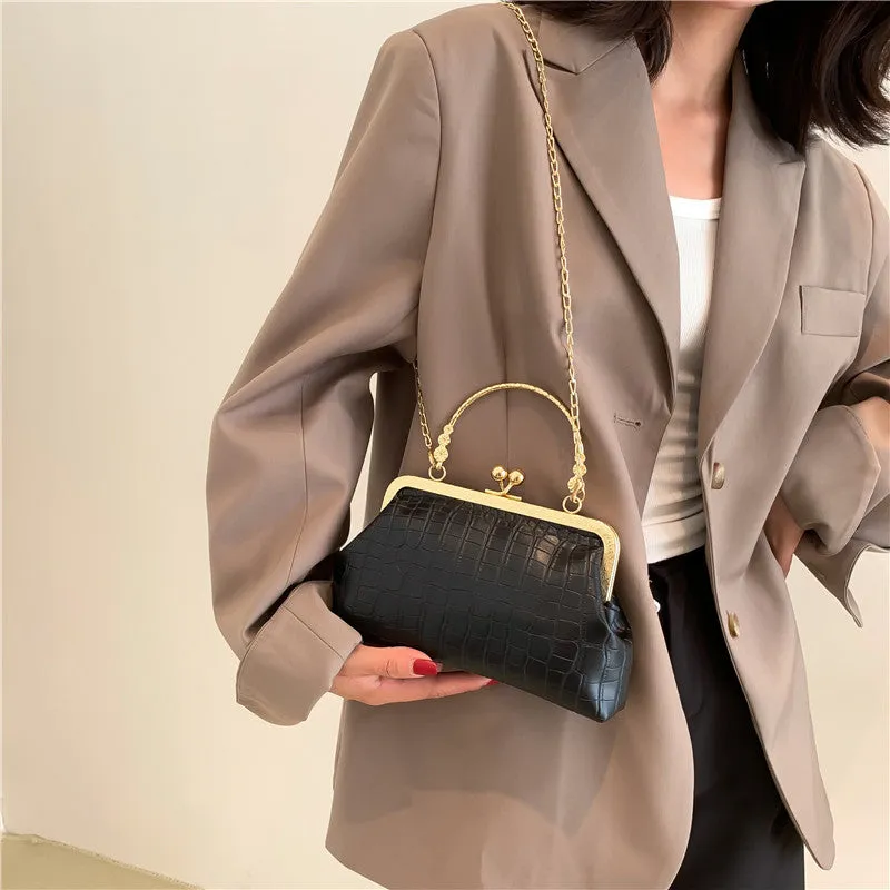 CL948 - Chain Shell Messenger Bag