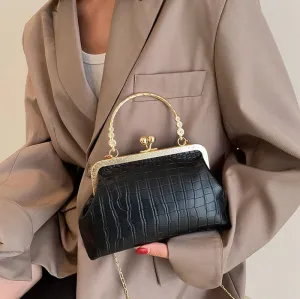 CL948 - Chain Shell Messenger Bag