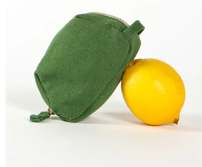 Clam shell pouch