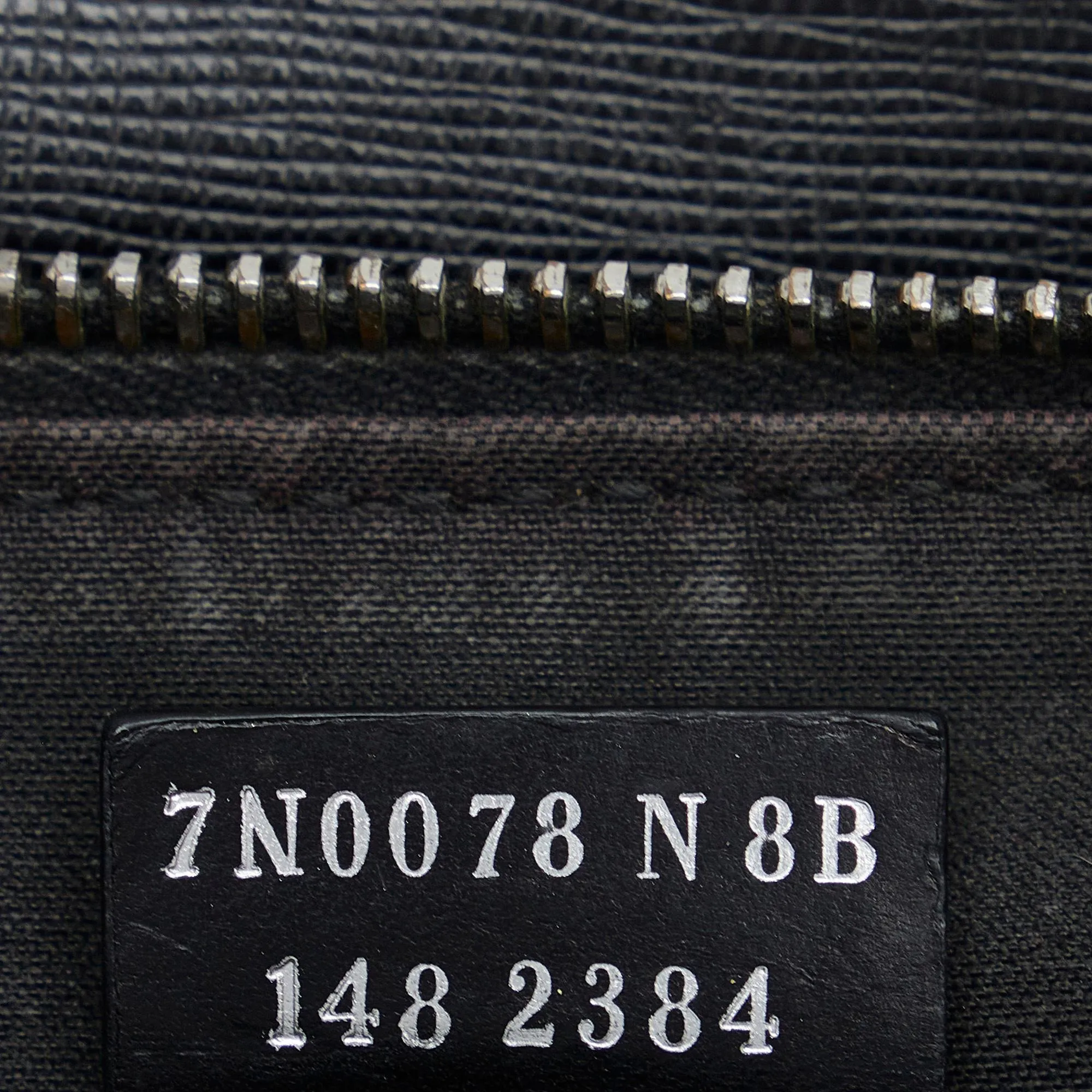 Fendi Monster Clutch Bag (SHG-JLyY9X)