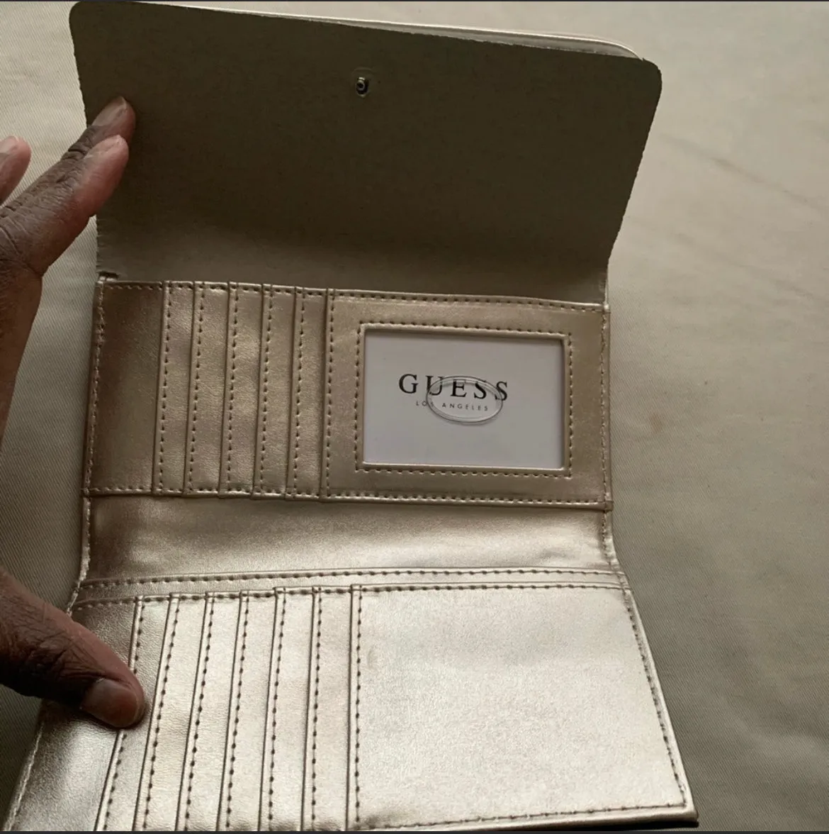 Guess clutch