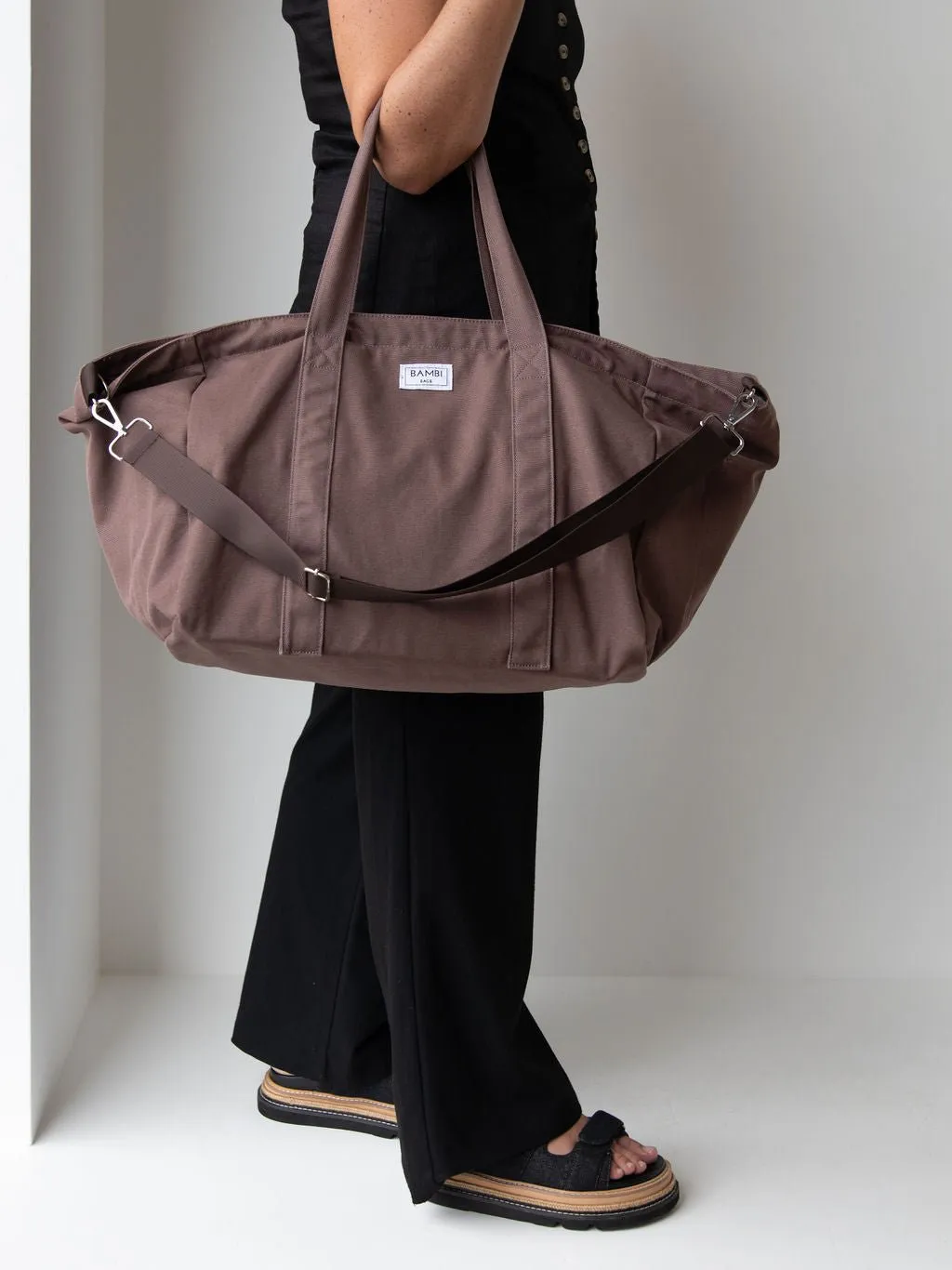 Imperfect Essential Bambi Bag Coffee Brown with original felt (unlined) insert