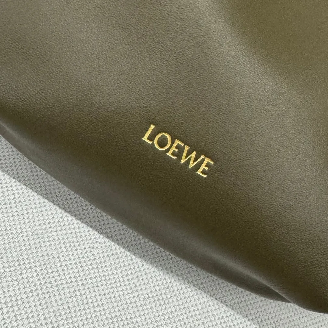 LOE 23 FLAMENCO PURSE BUCKET IN ARMY GREEN LAMBSKIN