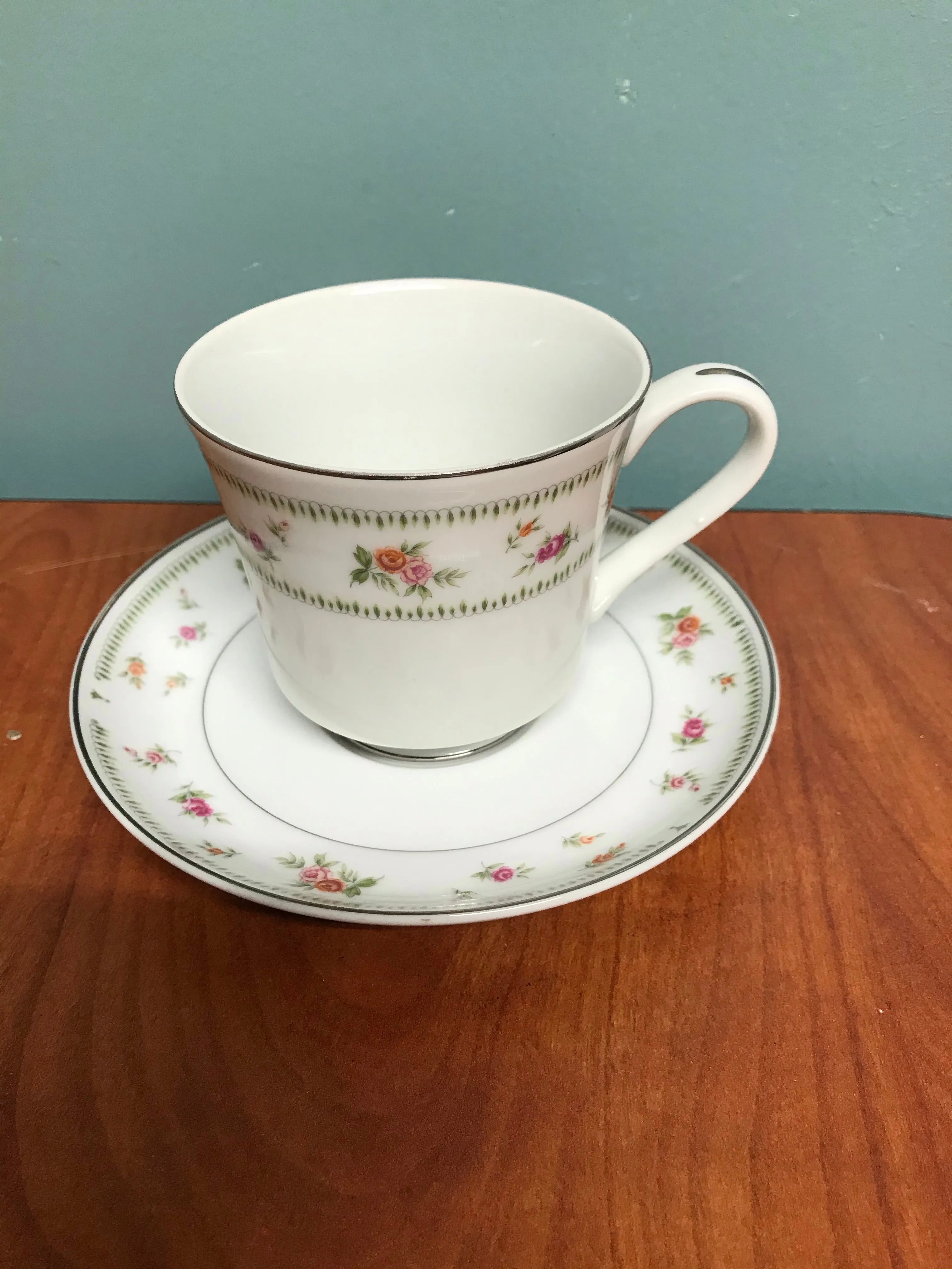 <€€* Vintage Fine China ABINGDON Pink Rose Pattern Retired