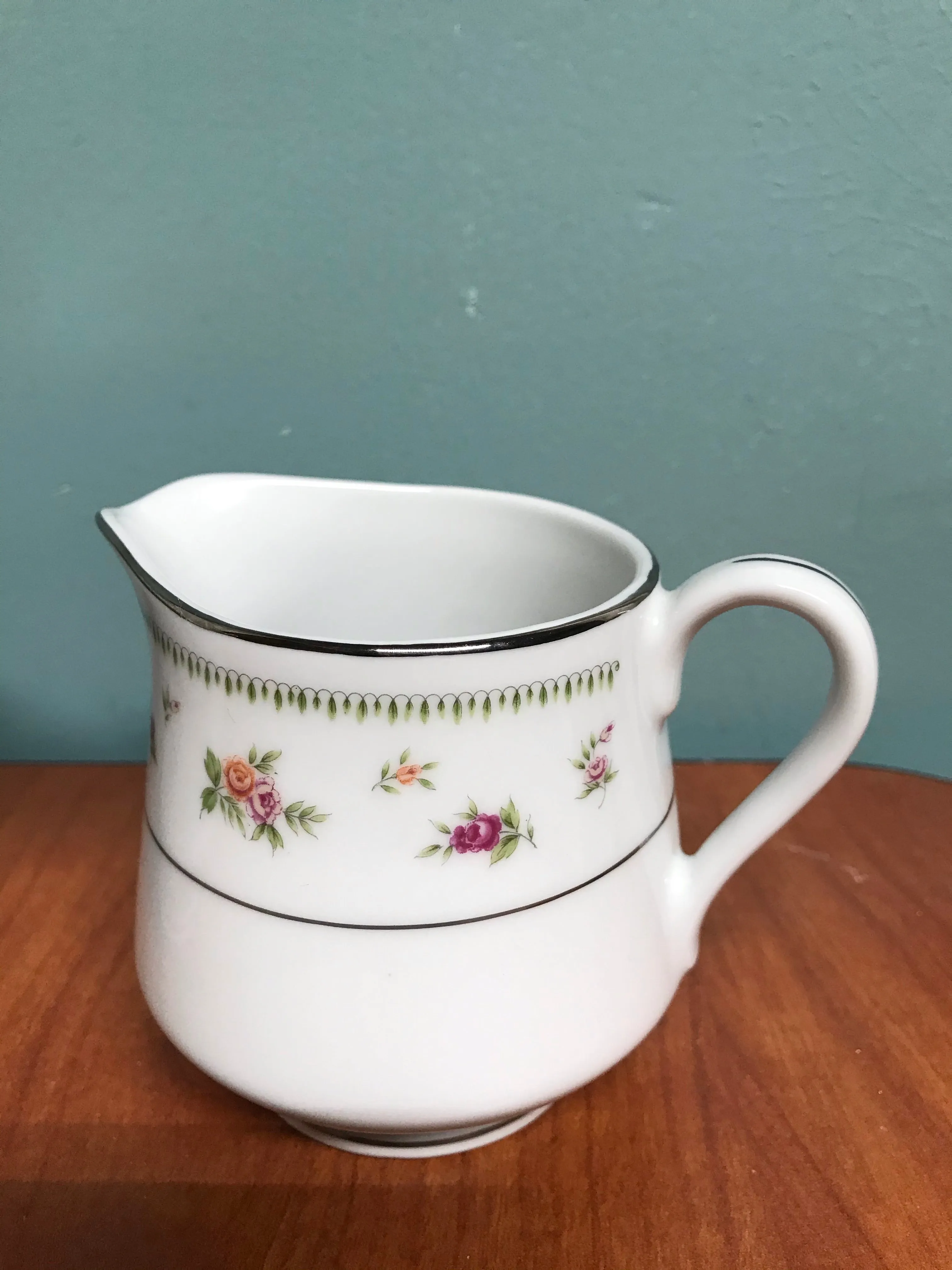 <€€* Vintage Fine China ABINGDON Pink Rose Pattern Retired