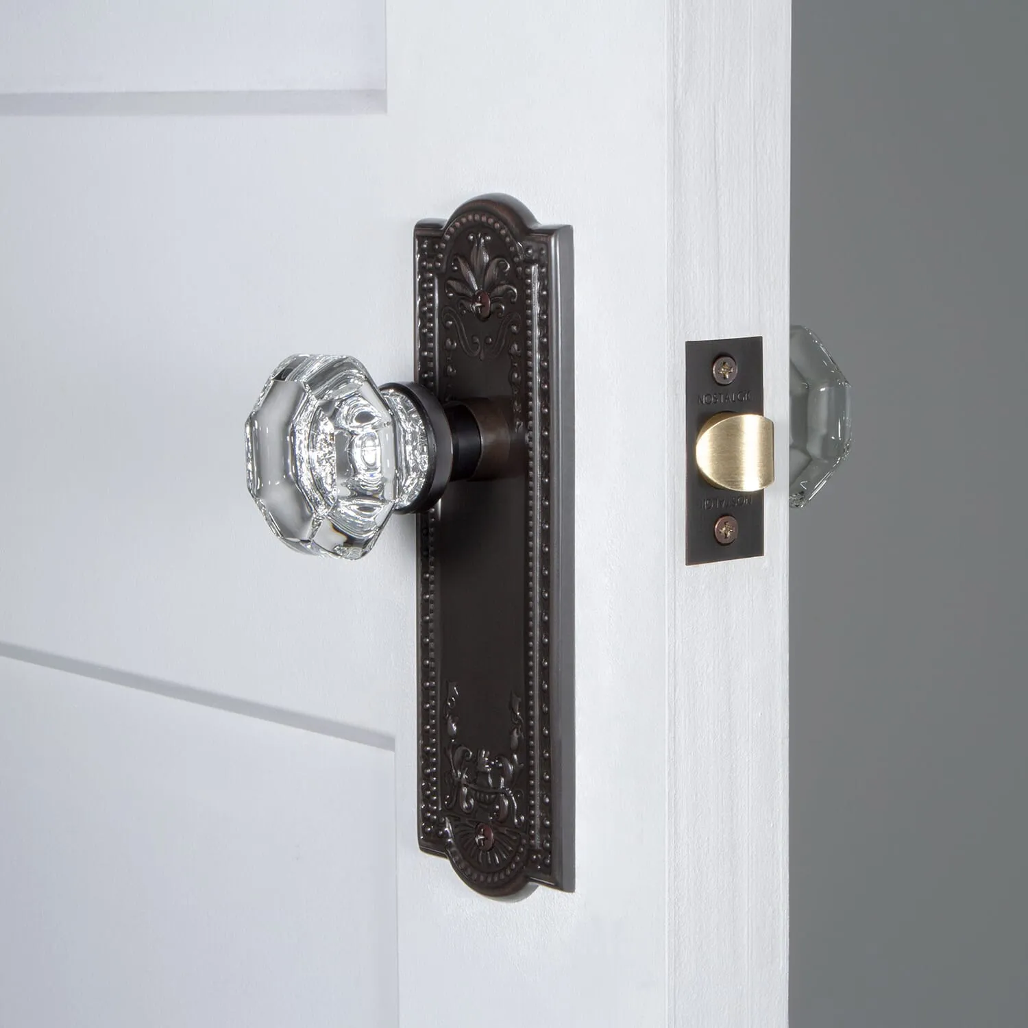 Meadows Long Plate with Waldorf Knob in Timeless Bronze