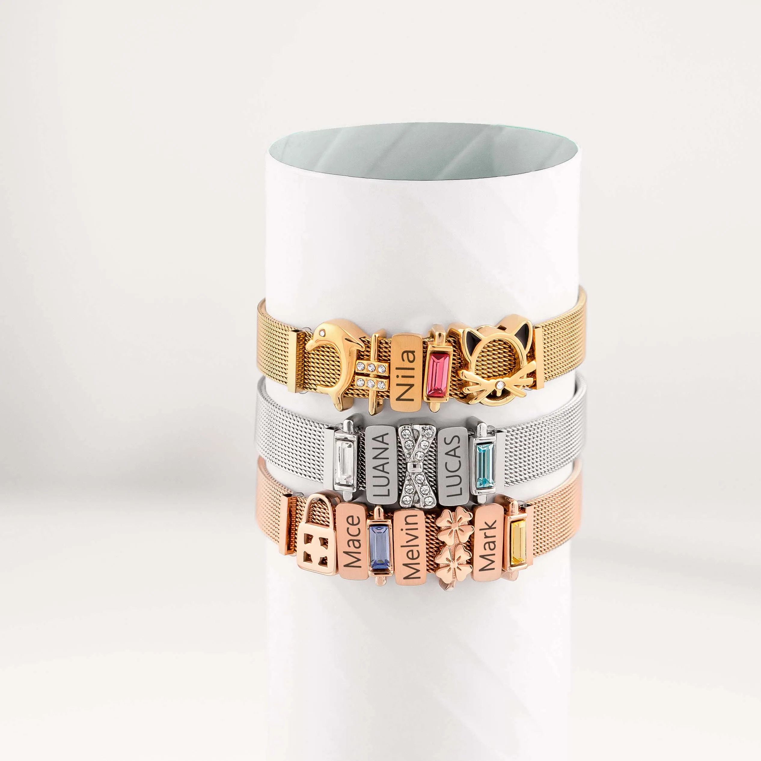 Mesh charm dolphin gold