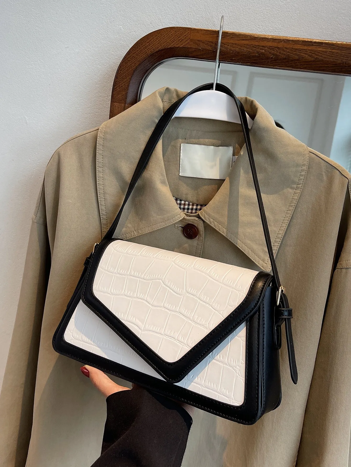 Multicolored Crocodile Pattern Single Shoulder Bag