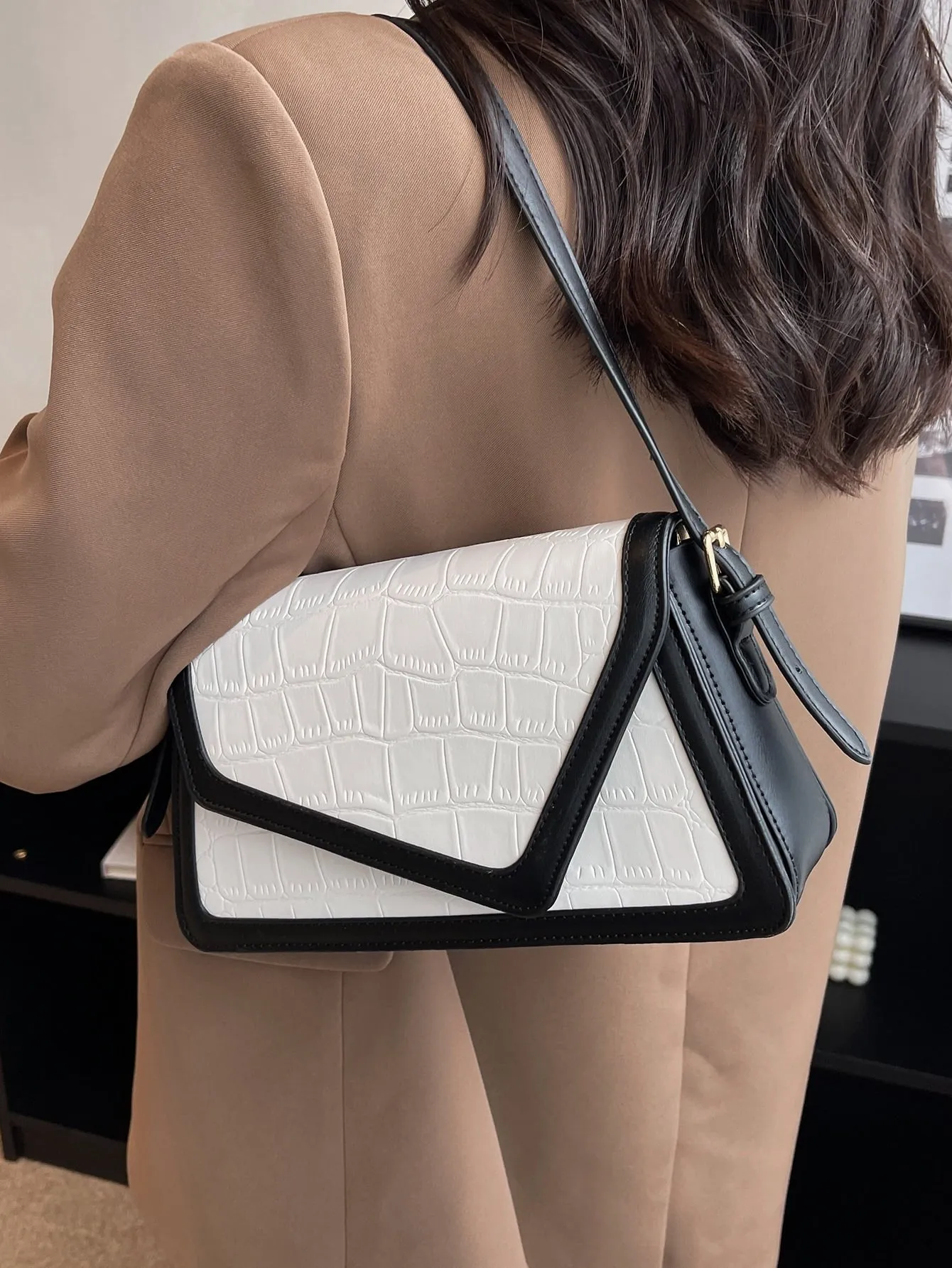 Multicolored Crocodile Pattern Single Shoulder Bag