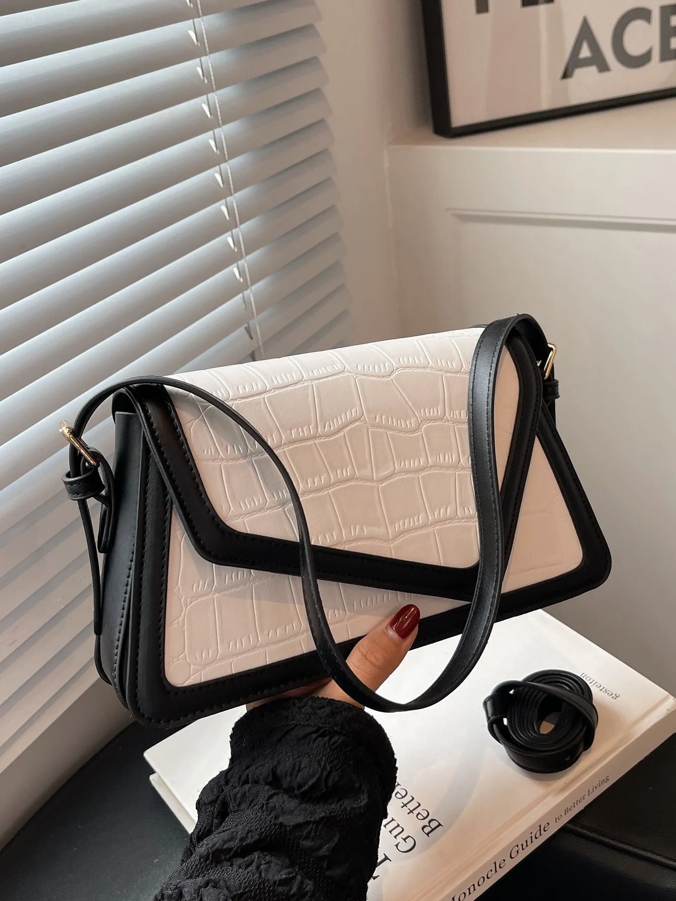 Multicolored Crocodile Pattern Single Shoulder Bag