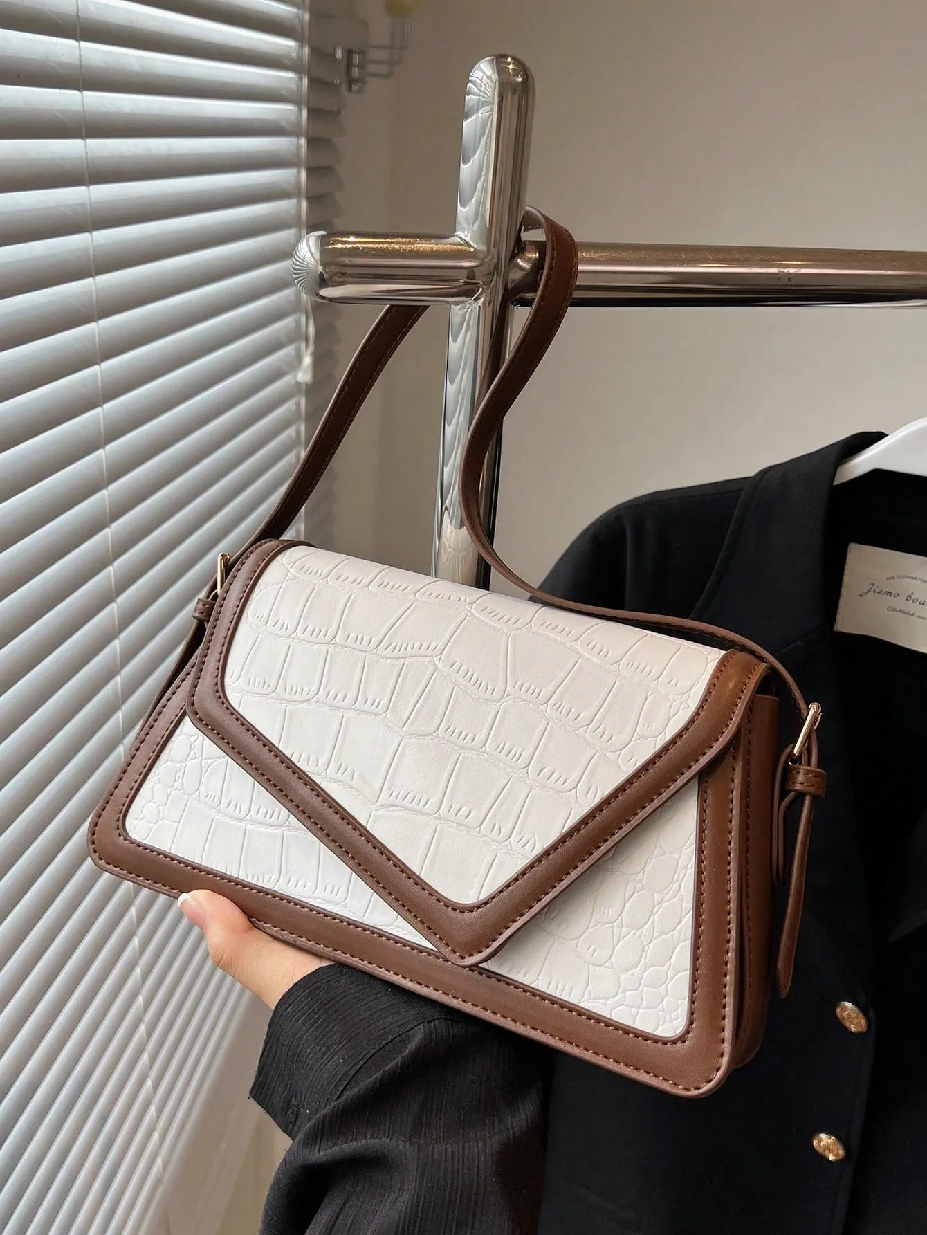Multicolored Crocodile Pattern Single Shoulder Bag