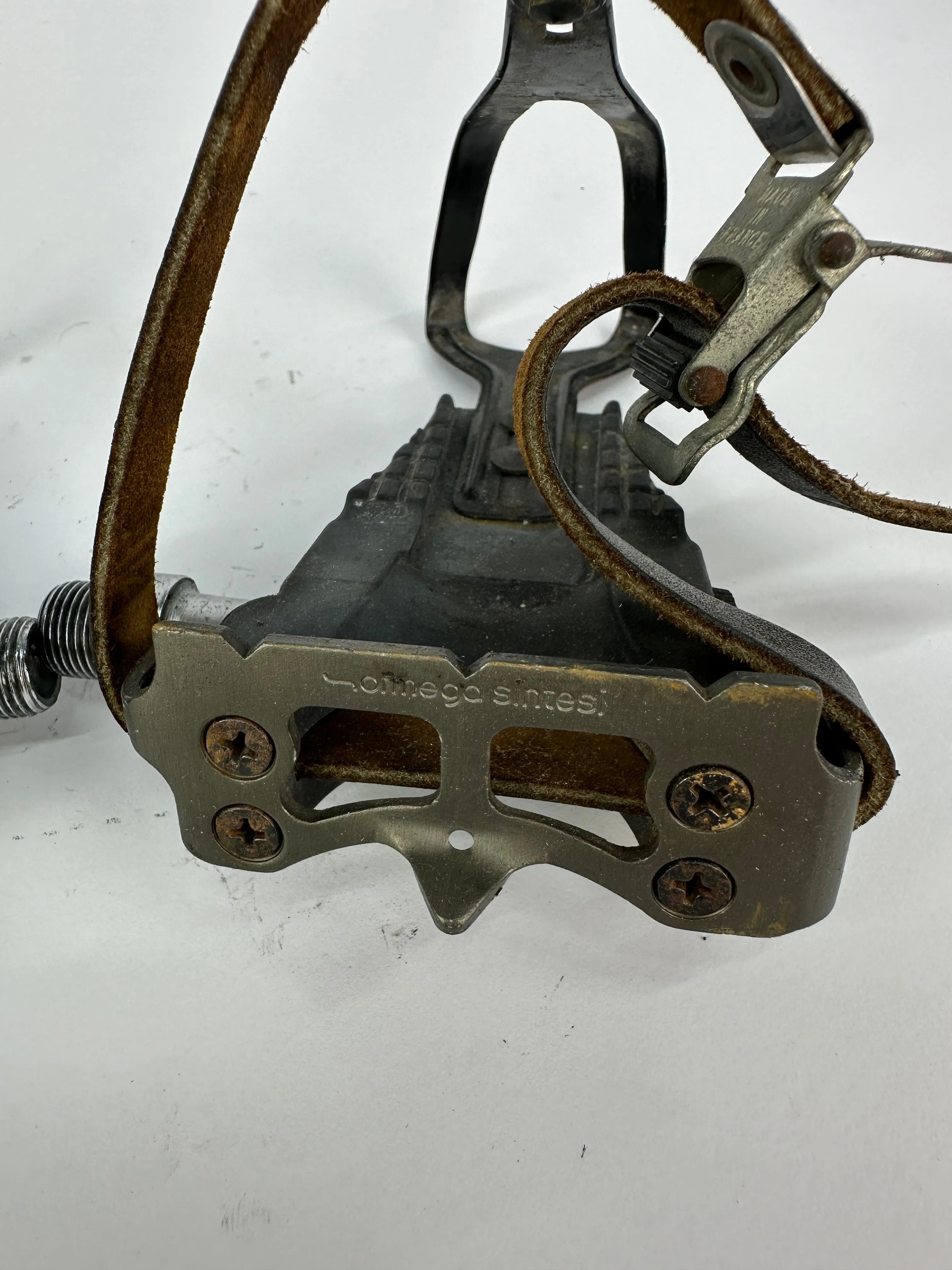 Ofmega Sinetsi pedals with cages