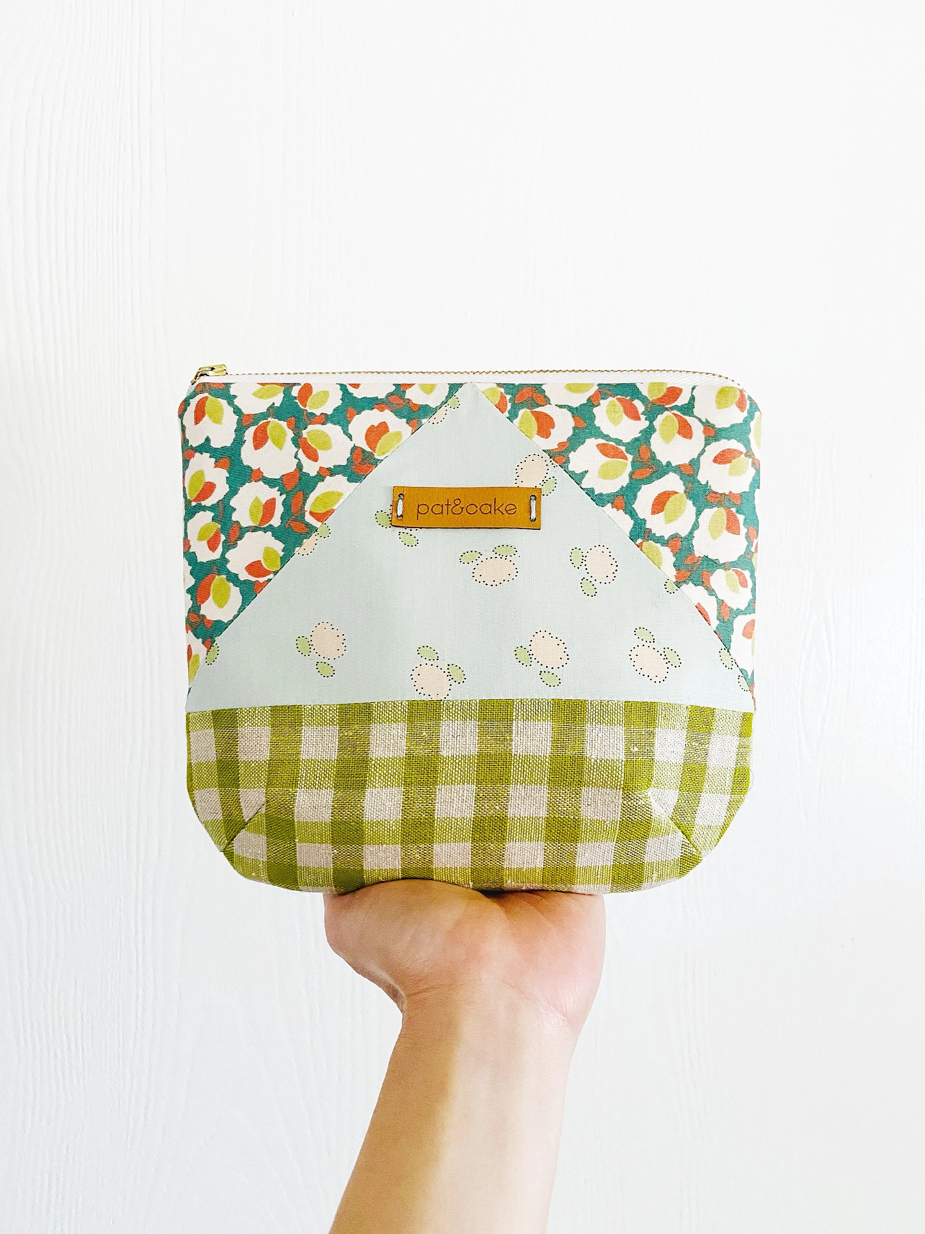 Small Tri-Color Bucket Pouch
