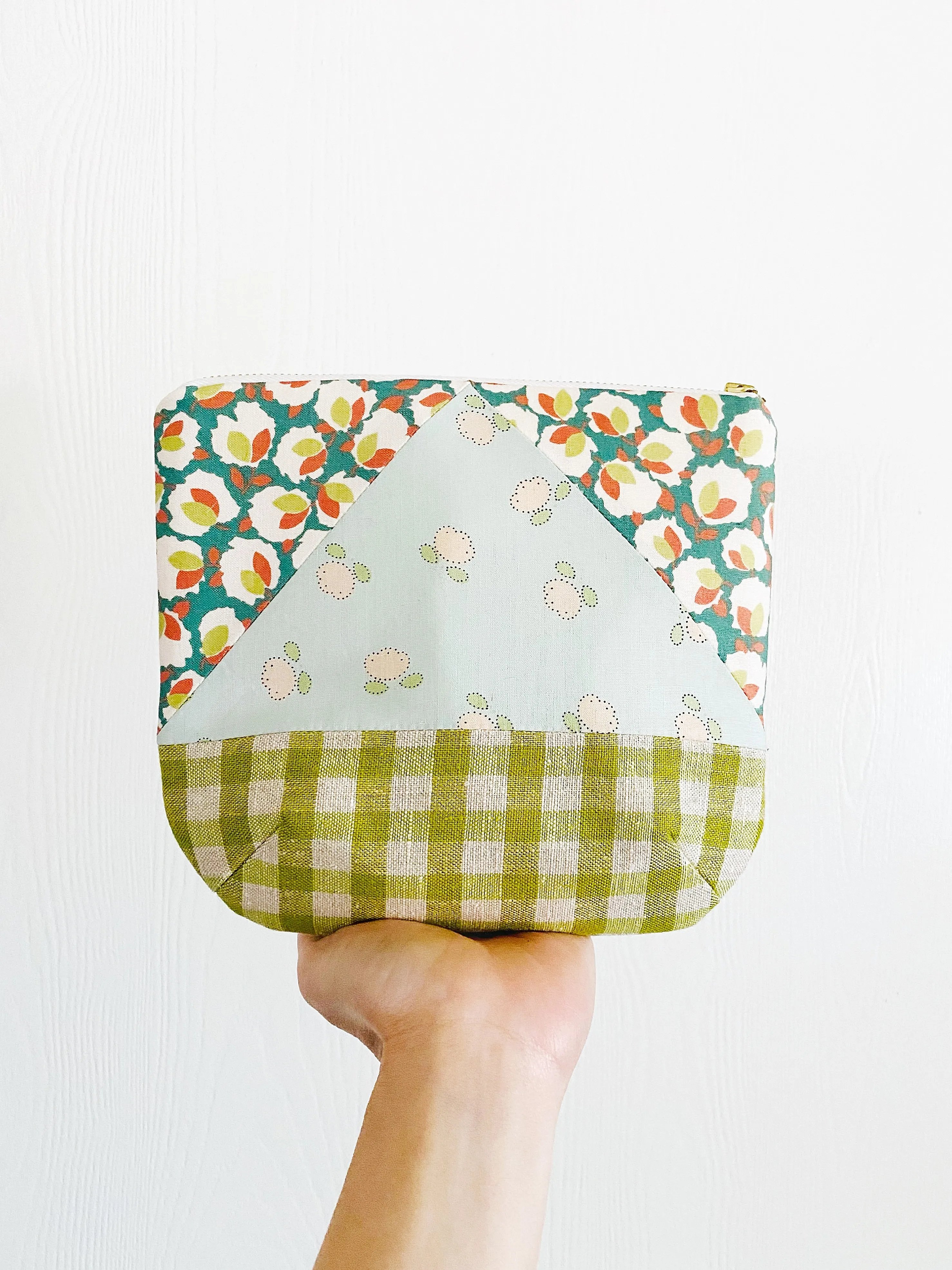 Small Tri-Color Bucket Pouch