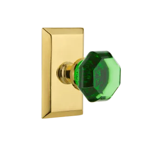 Studio Short Plate with Emerald Waldorf Knob in Polished Brass