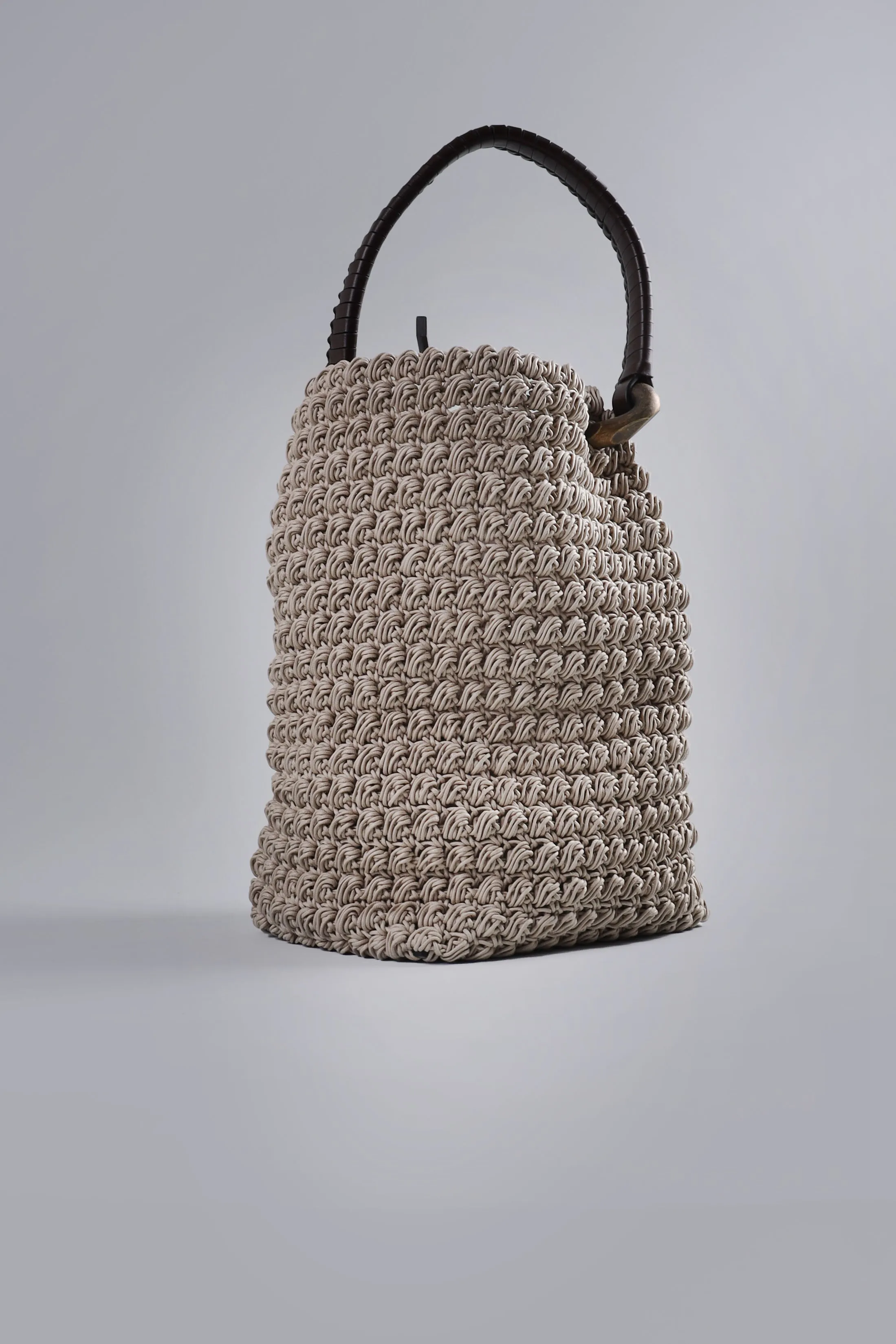 The Jwa Xl Corner Bucket Bag Beige
