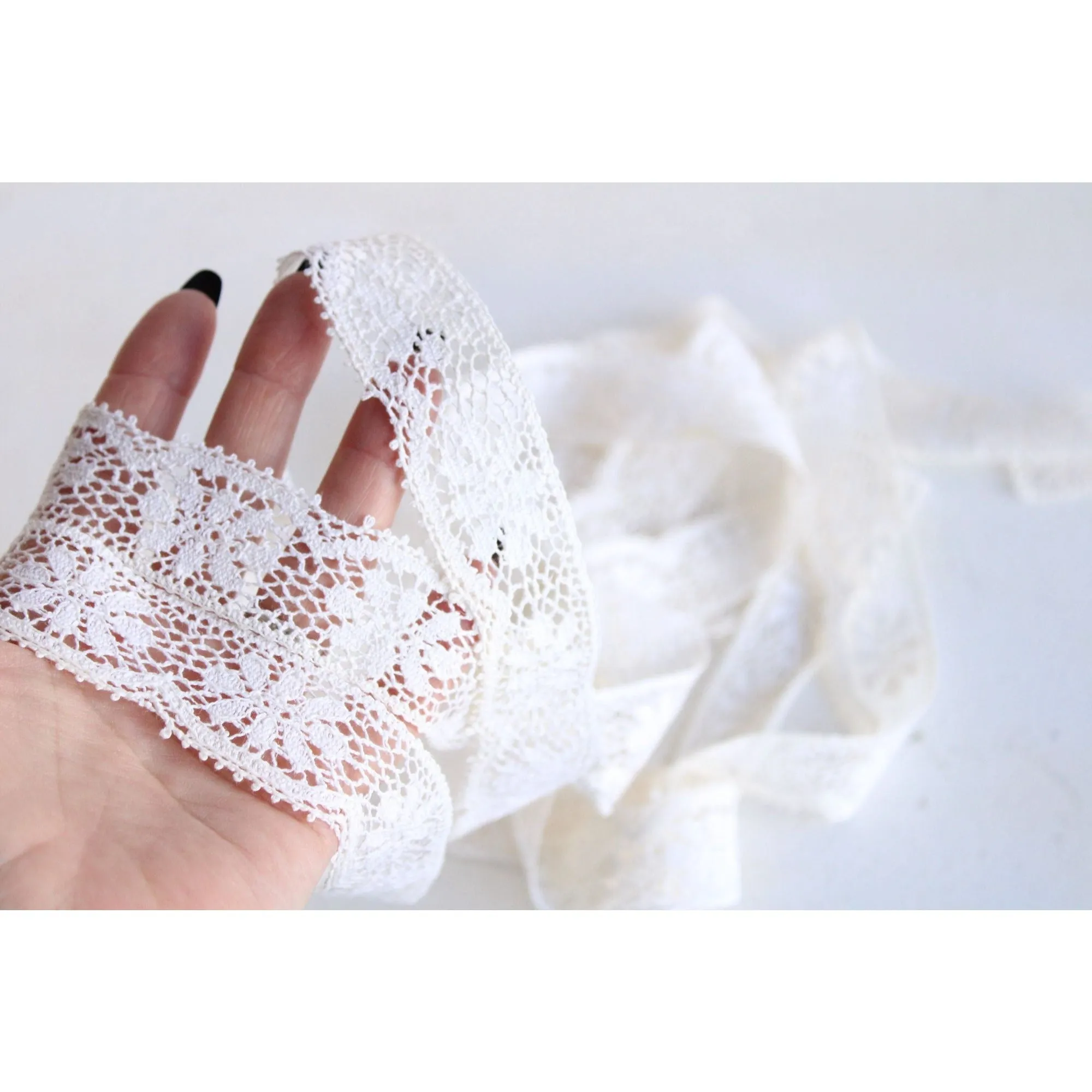 Vintage 1940s Lace Trim, White Crochet, 2 Yards, 1.25" Wide