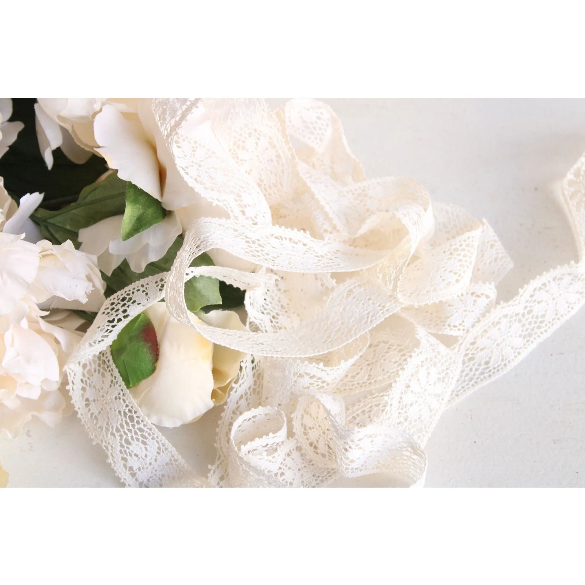 Vintage 1940s Lace Trim, White Crochet, 2 Yards, 1.25" Wide