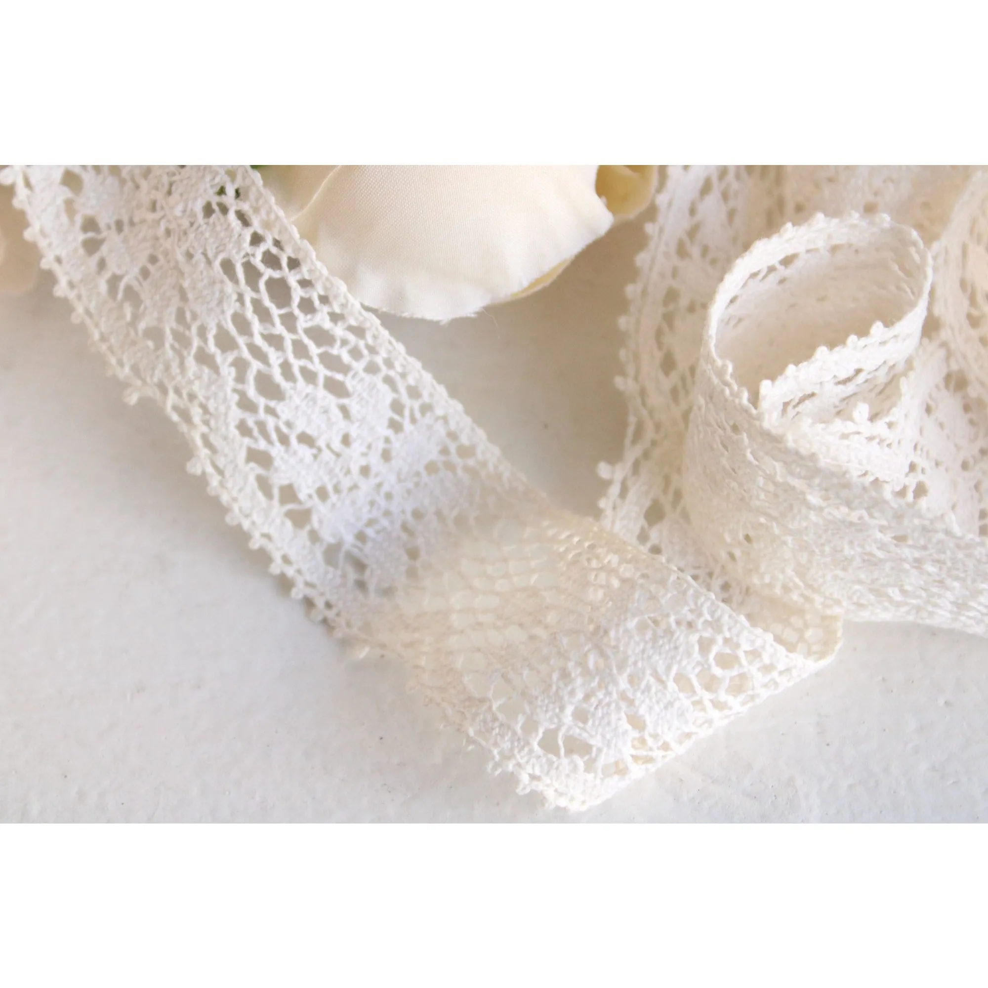 Vintage 1940s Lace Trim, White Crochet, 2 Yards, 1.25" Wide