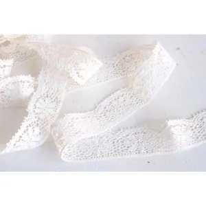 Vintage 1940s Lace Trim, White Crochet, 2 Yards, 1.25" Wide