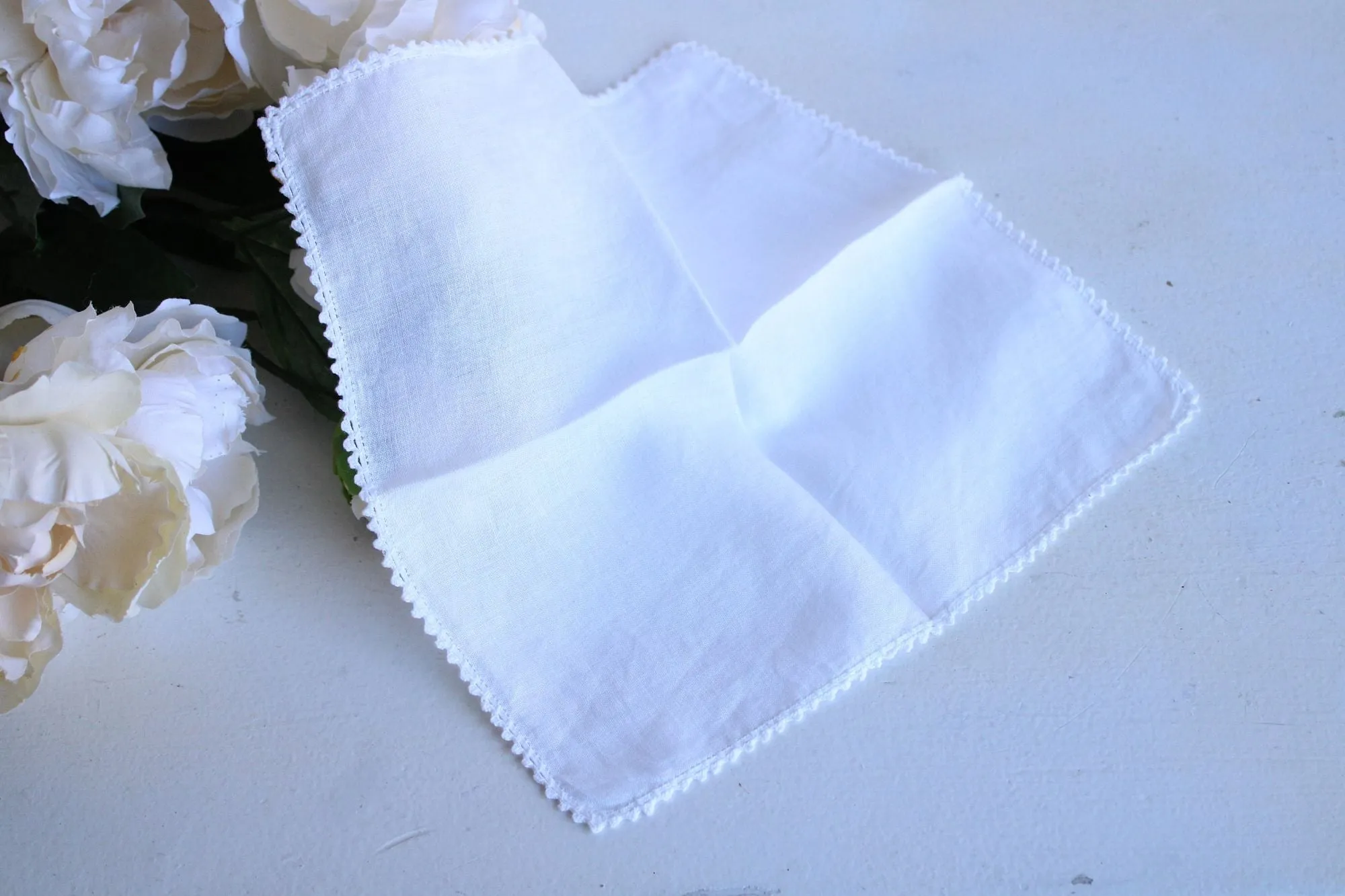 Vintage 1940s Pair of White Linen Napkins with Crochet Lace Trim