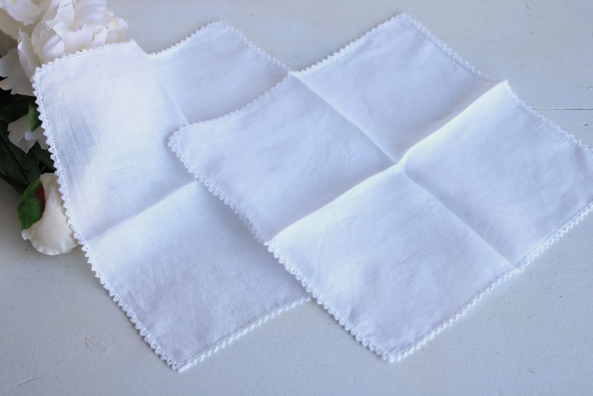 Vintage 1940s Pair of White Linen Napkins with Crochet Lace Trim