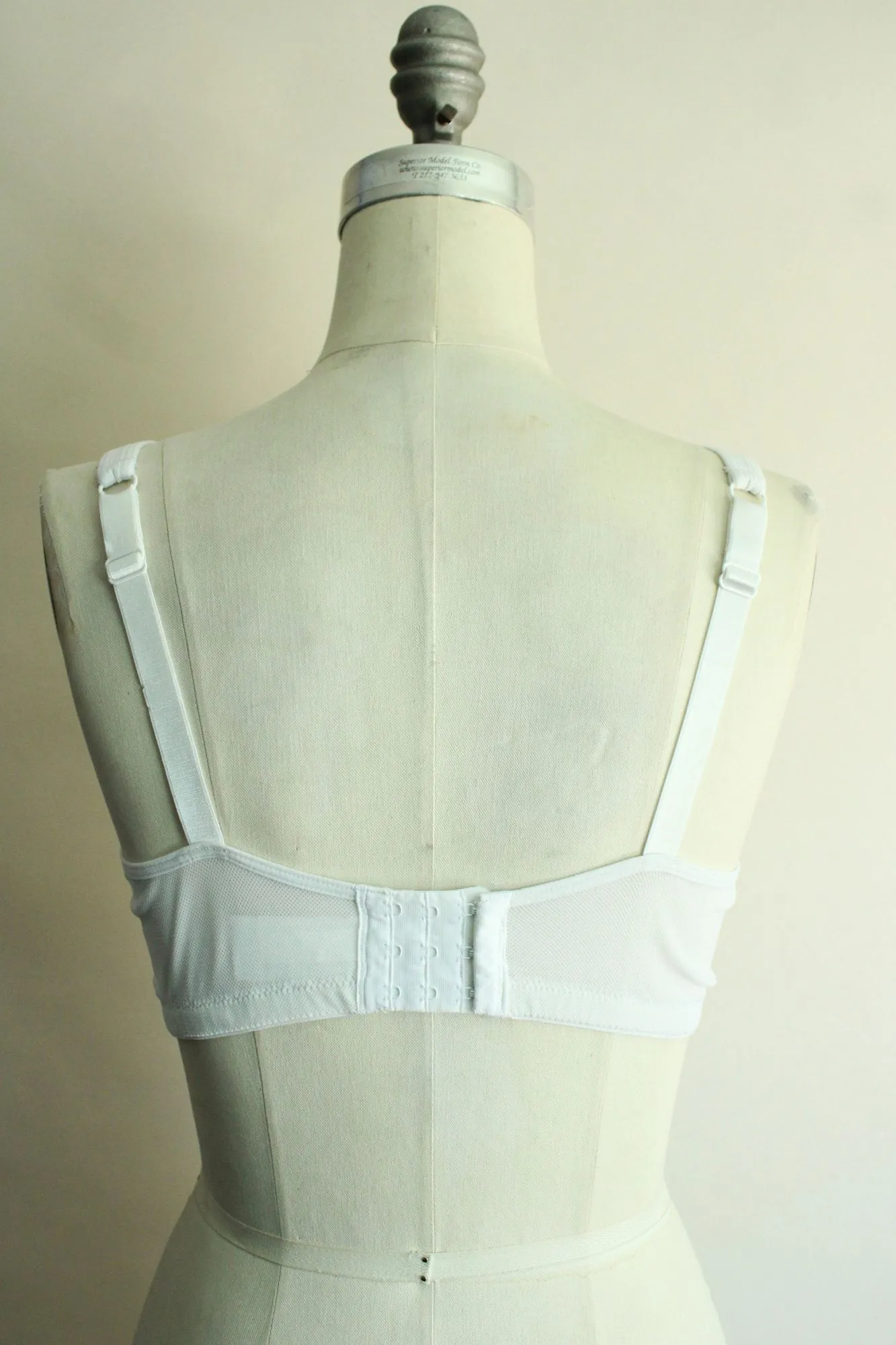 Vintage 1980s 1990s Wireless Warners Bra in 38B