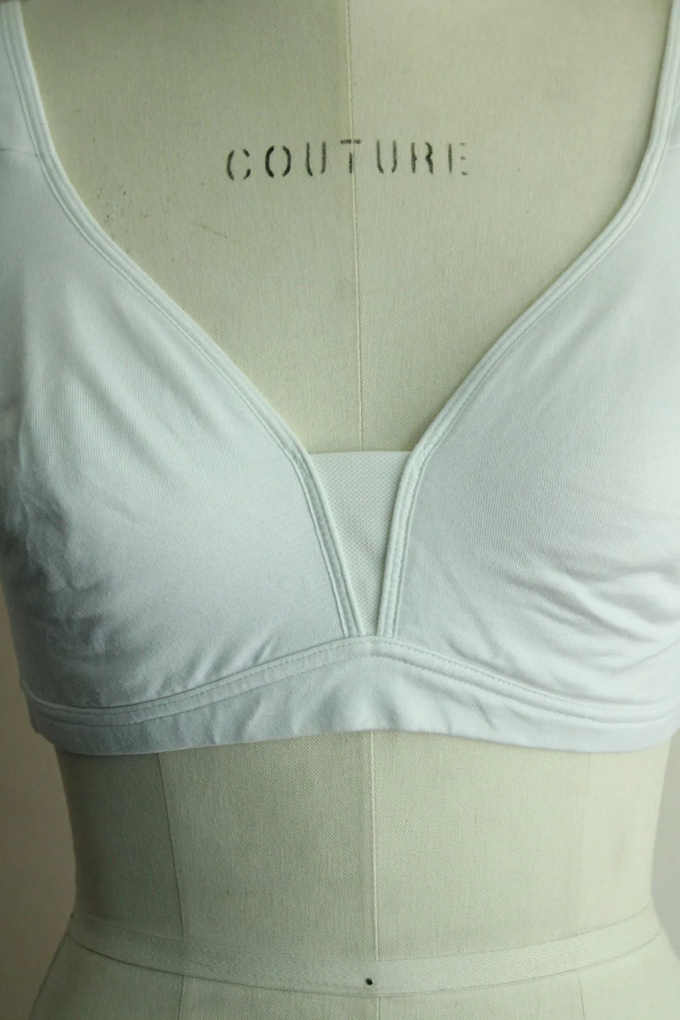 Vintage 1980s 1990s Wireless Warners Bra in 38B