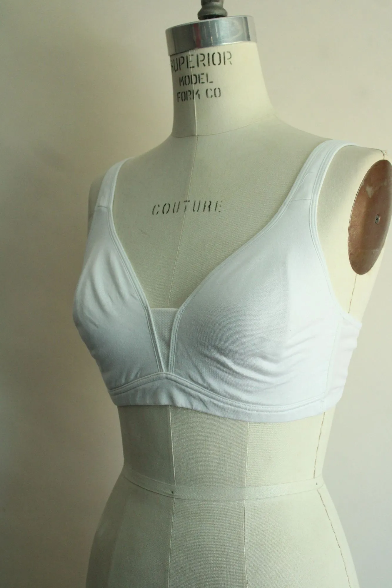 Vintage 1980s 1990s Wireless Warners Bra in 38B